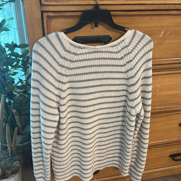 Banana Republic Ivory and Blue Knit Top - Picture 4 of 5